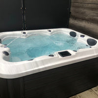 M320 85" x 65" x 35" 2 Person | 21 Jet Plg & Play Spa