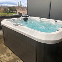 M320 85" x 65" x 35" 2 Person | 21 Jet Plg & Play Spa