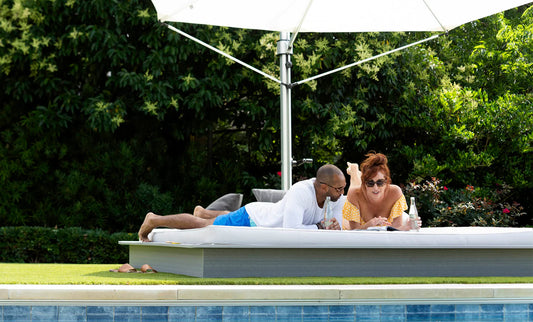 Echo Sunbed With White Fabric