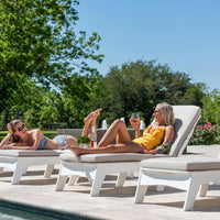 Mainstay Chaise