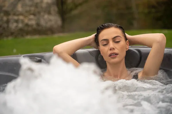 How to Choose a Hot Tub That Fits Your Backyard